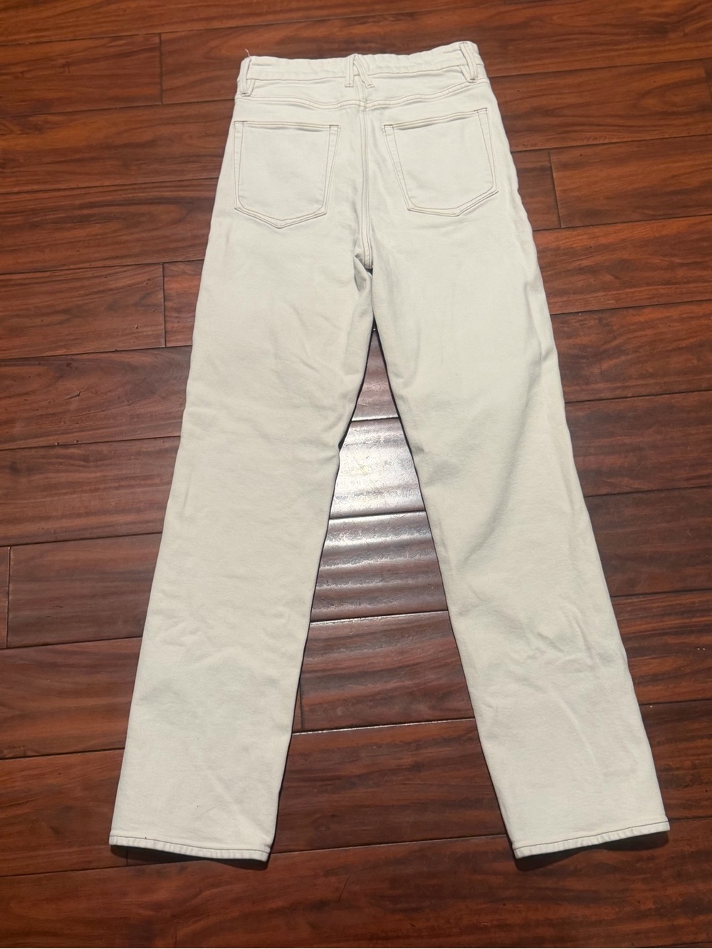Good American High-Rise Straight Jeans in Pearl color - Picture 2 of 10